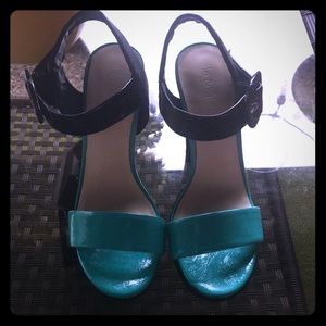 Teal heels 👠